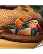 Realistische, handgeschnitzte Mandarinente ✔️ Mit ungiftigen Farben naturgetreu bemalt ✔️ Originelles Geschenk für Vogel- und Naturliebhaber ➤ Kaufe online bei www.allesfuervoegel.de