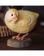 DecoBird Curious Chick von Wildlife Garden: handgeschnitztes Holzküken mit neugieriger Haltung. Ideal als Oster- und Frühlingsdekoration.