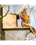 Eichhörnchen Futterhaus mit Metalldach - www.allesfuervoegel.de
