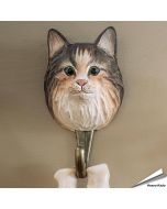 Handgemachter Holz-Kleiderhaken von einer Norwegische Waldkatze ✔️ Naturgetreu bemalt ✔️ Geschenkidee für Katzen- und Naturliebhaber ➤ Bestelle bei Alles für Vögel