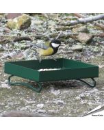 Robuster Metall-Futtertisch für Wildvögel ✔️ Hygienisch & langlebig ✔️ Für Garten & Balkon ✔️ Ideal für Bodenfresser wie Amseln & Rotkehlchen ➤ Jetzt bestellen!