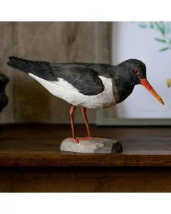 Handgeschnitzter DecoBird Austernfischer von Wildlife Garden. Holzvogel mit ca. 25,8 cm Länge, schwarz-weißer Zeichnung und markantem Schnabel.