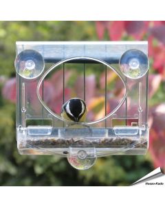 Transparentes Vogelfutterhaus mit Schutzkorb für ans Fenster ✔️ Einfache Montage - Sicherer Halt dank 3 starken Saugnäpfen ✔️ Vögel beobachten ➤ Kaufe bei Alles für Vögel