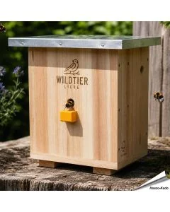 Hummelkasten aus Holz mit Metalldach ✔️ Artgerechte 20mm Eingangsgröße ✔️ Notausgang an der Rückseite ✔️ Seitliche Belüftungslöcher ➤ Online bei www.Allesfuervoegel.de