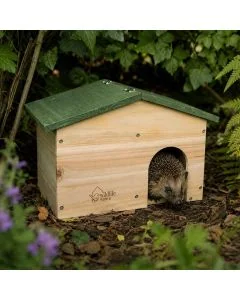 Igelwohnhaus mit Satteldach als Bausatz ✔️ Artgerechtes Igelhaus aus Holz zur Eigenmontage ✔️ Labyrinth-Eingang ➤ Bestelle direkt auf Alles für Vögel