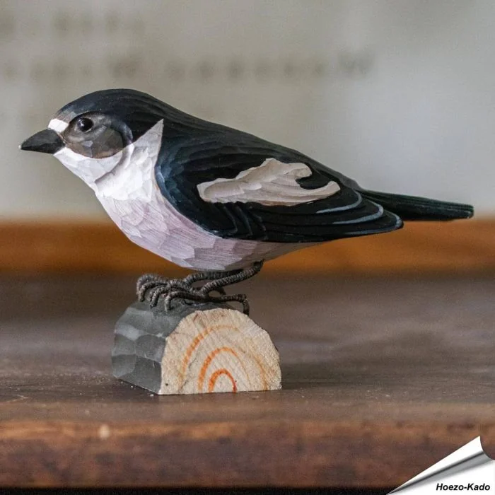Trauerschnäpper (Ficedula hypoleuca) | Handgeschnitzter Holzvogel