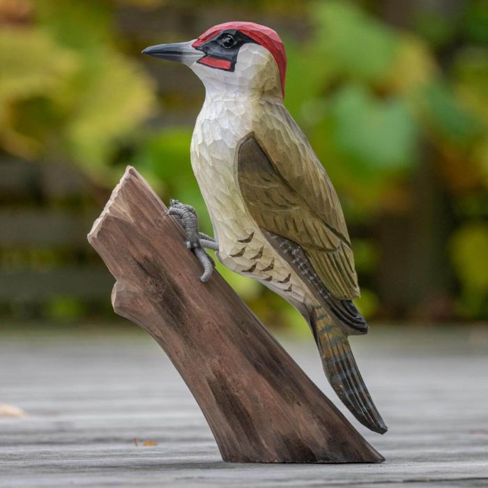 Handgeschnitzter Grünspecht in Naturgrösse ✓ Mit ungiftigen Farben naturgetreu bemalt ✓ Originelles Geschenk für Vogel- und Naturliebhaber ✓ Alles für Vögel