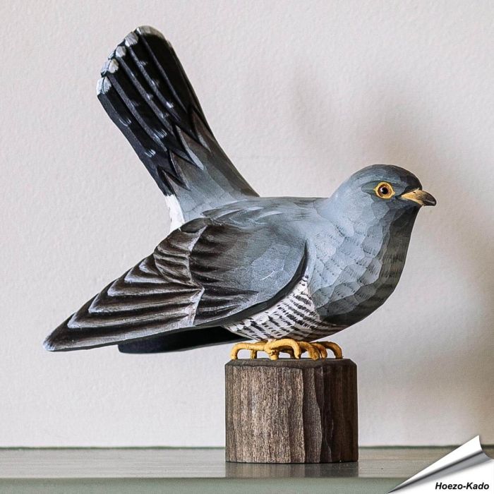 Realistischer, handgeschnitzter Kuckuck ✔️ Mit Farben naturgetreu bemalt ✔️ Originelles Geschenk für Vogel- und Naturliebhaber ➤ Kaufe online bei Alles für Vögel