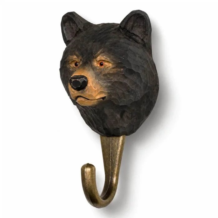 Kleiderhaken Schwarzbär von Wildlife Garden mit handbemaltem schwarzem Bärenkopf, brauner Schnauze, runden Ohren und messingfarbenem Metallhaken.