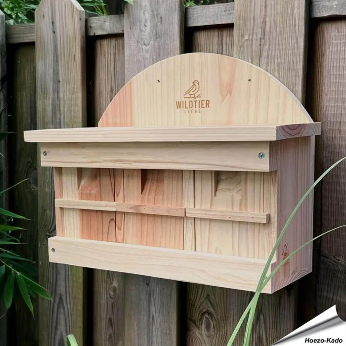 Robuster, artgerechter Kolonienistkasten für Spatzen ✔️ 3 Nistkammern ✔️ Schamel Einflugöffnung ✔️ Verschraubtes Massiv-Holz nach NABU ➤ Kaufe bei Alles für Vögel