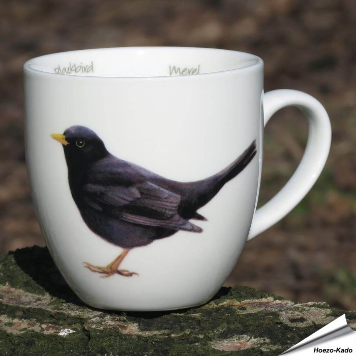 Porzellan-Tasse mit Amselmotiv für Naturliebhaber