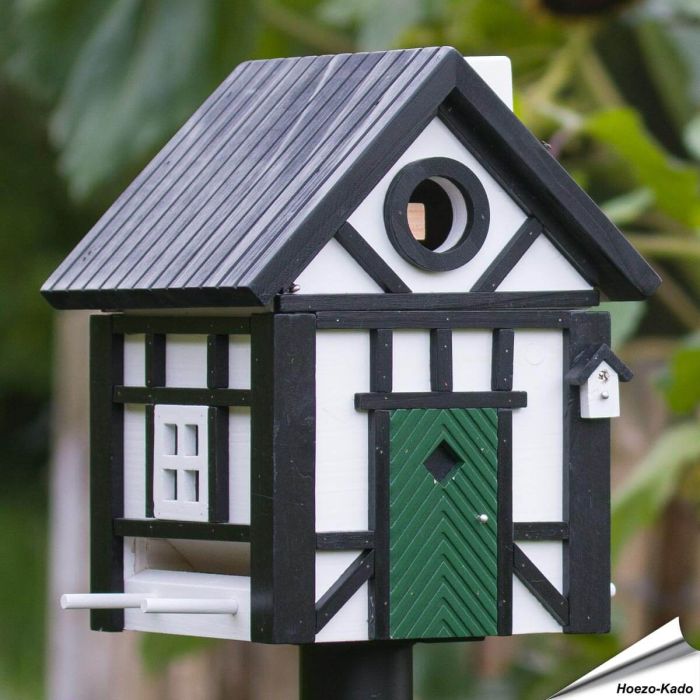 Multiholk Fachwerk von Wildlife Garden ✔️ Nistkasten und Futterhaus in einem ✔️ Für kleine Gartenvögel ✔️ Inspiriert nach skandinavischem Design ➤ Kaufe bei Alles für Vögel