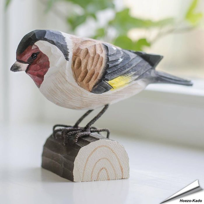 Stieglitz (Carduelis carduelis) | Handgeschnitzter Holzvogel